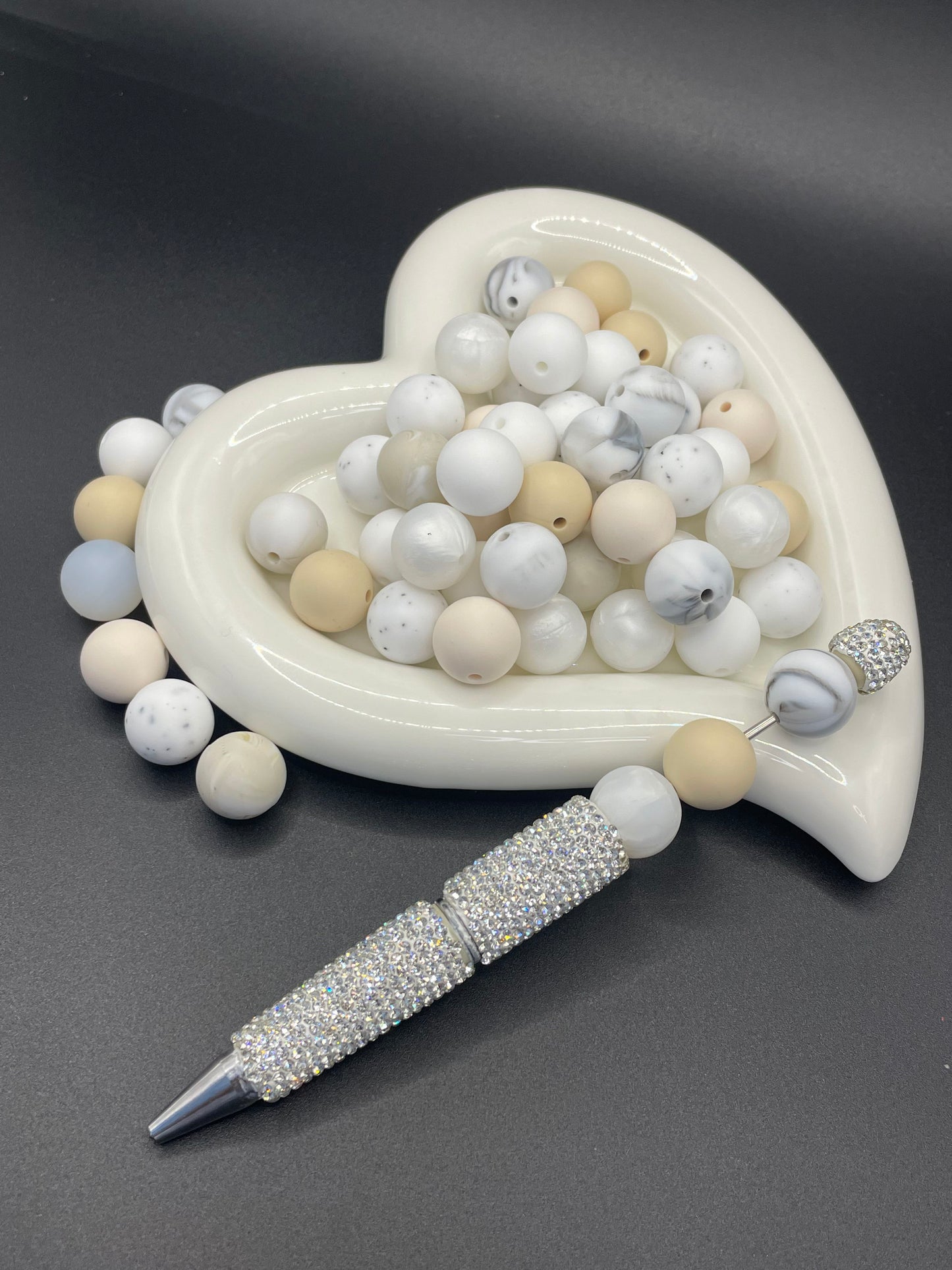 Silicone beads in elegant white color scheme, mix and match various colors, 15mm