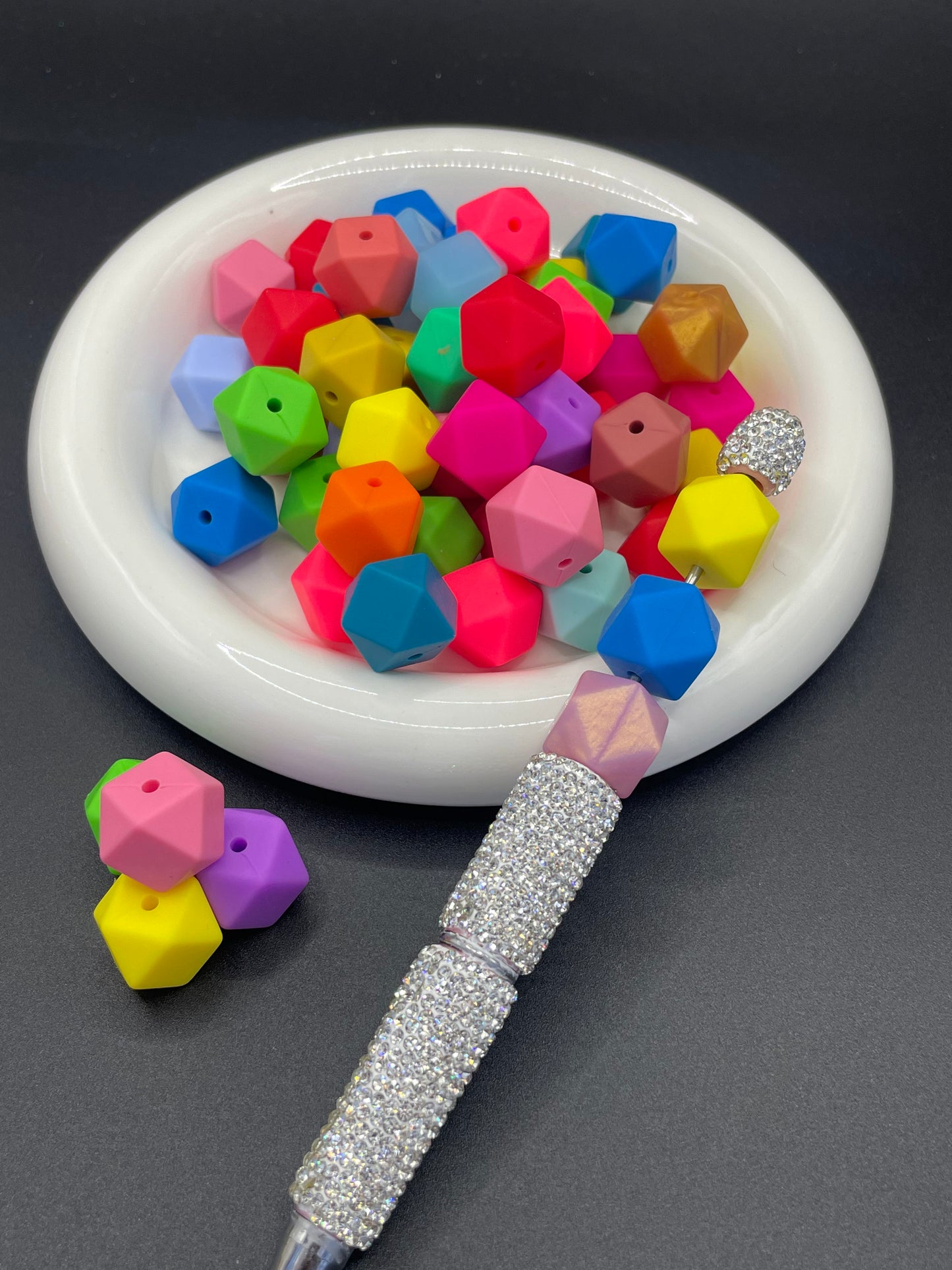 Polygonal silicone beads, random mix of various colors, 14mm