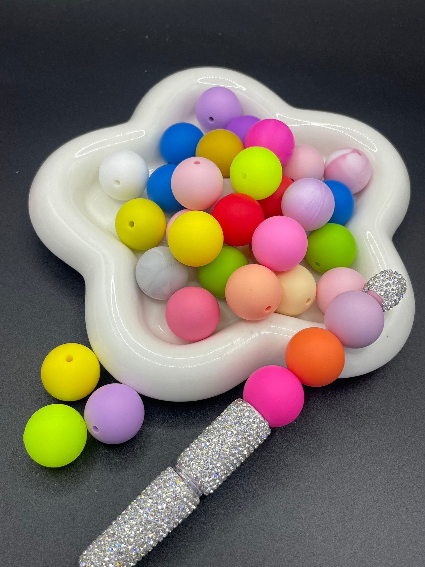 Silicone beads, random mix of colors, 19 mm