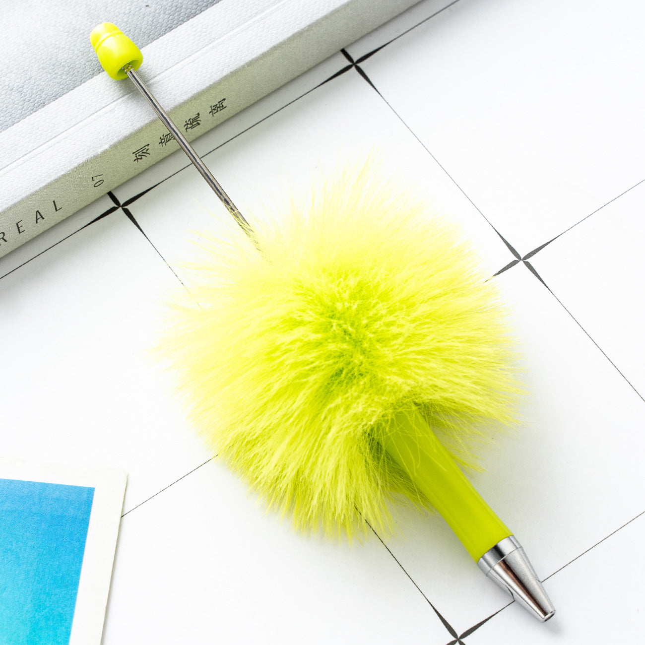 Cross-border plastic plush bead pen creative handmade DIY ballpoint pen new cartoon hairball bead pen wholesale