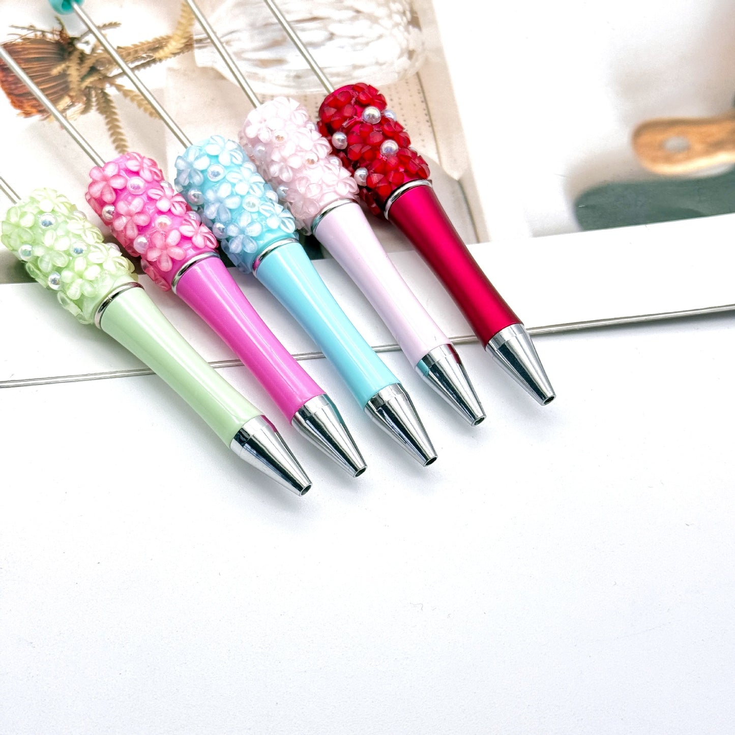 DIY floral pearl bead pen, handmade patch heavy industry beaded ballpoint pen cross-border hot-selling gift pen wholesale
