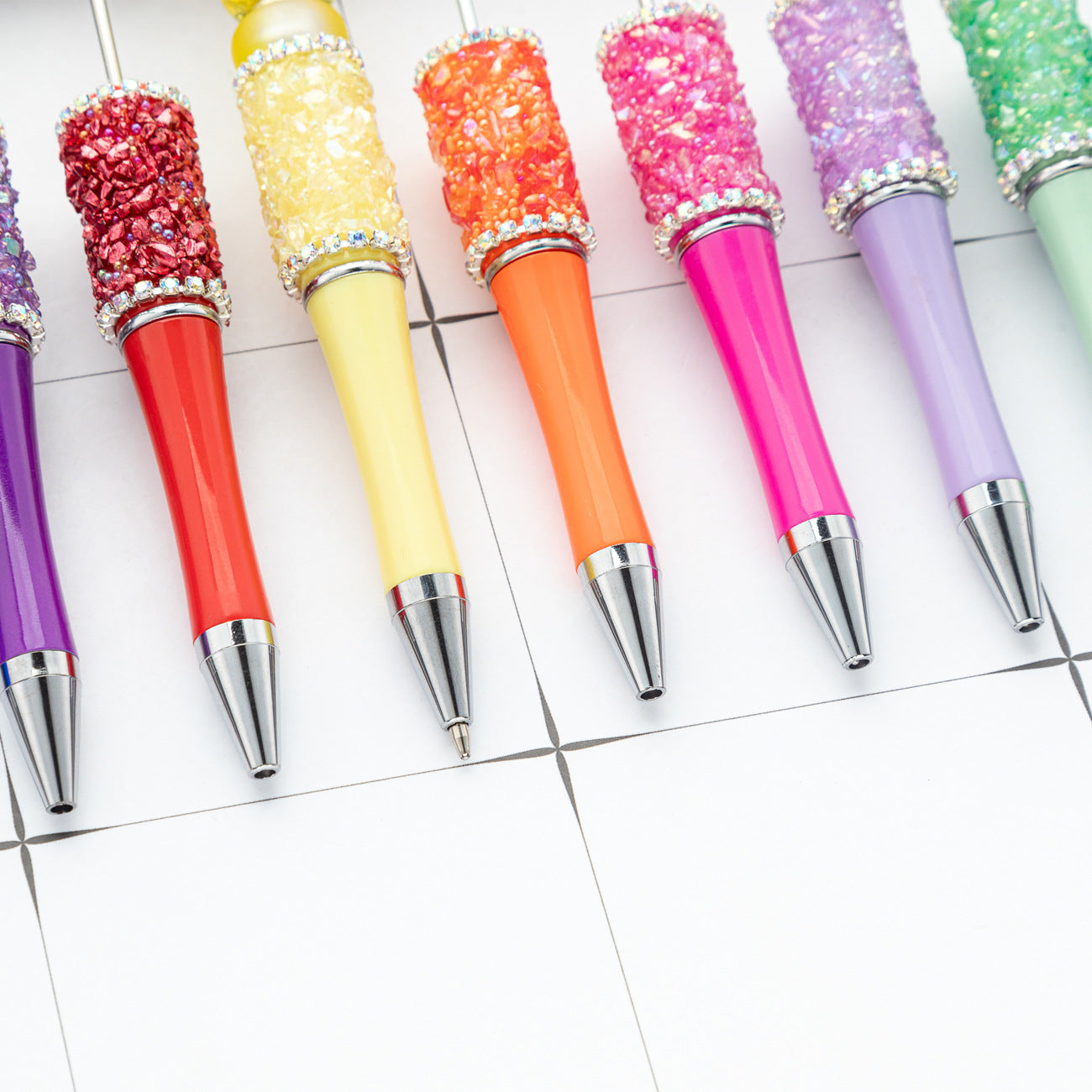 DIY crystal gravel bead pen wholesale creative exquisite cute girl heart plastic pen multi-color spinning ballpoint pen