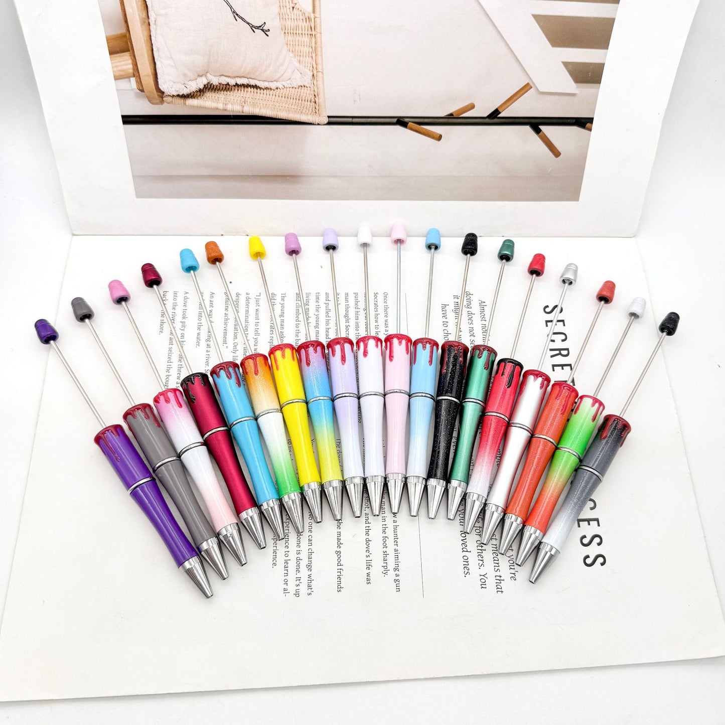 New DIY bloodprint bead pen, creative Halloween Christmas bloodprint hand-painted modeling ballpoint pen spot wholesale