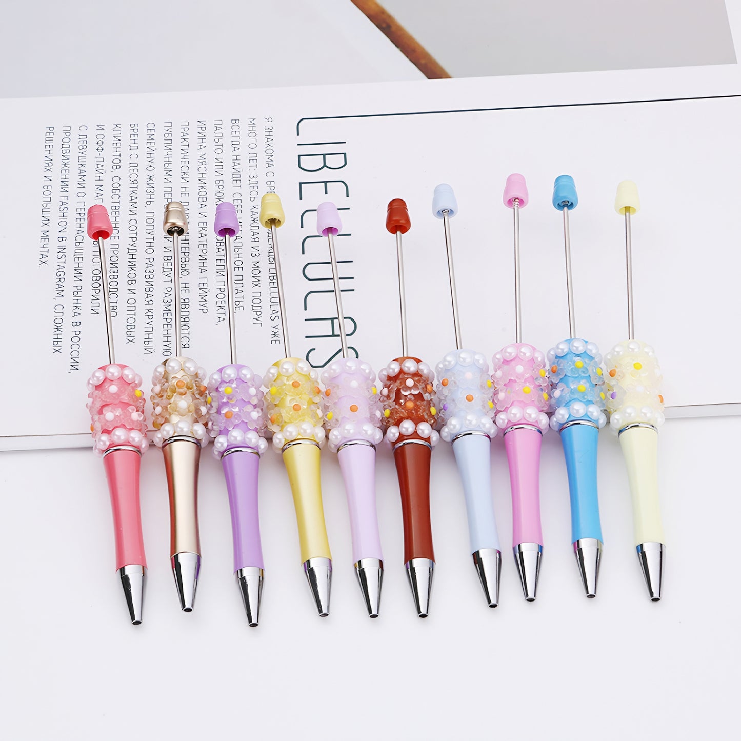 Cross-border DIY pearl flower bead pen handmade patch plastic ballpoint pen, cartoon flower bone pearl gift pen