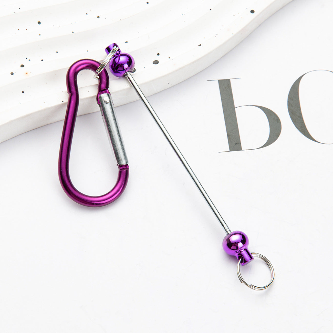 Creative DIY beaded mountaineering buckle D-type lock metal hook key small buckle backpack jewelry mountaineering buckle wholesale