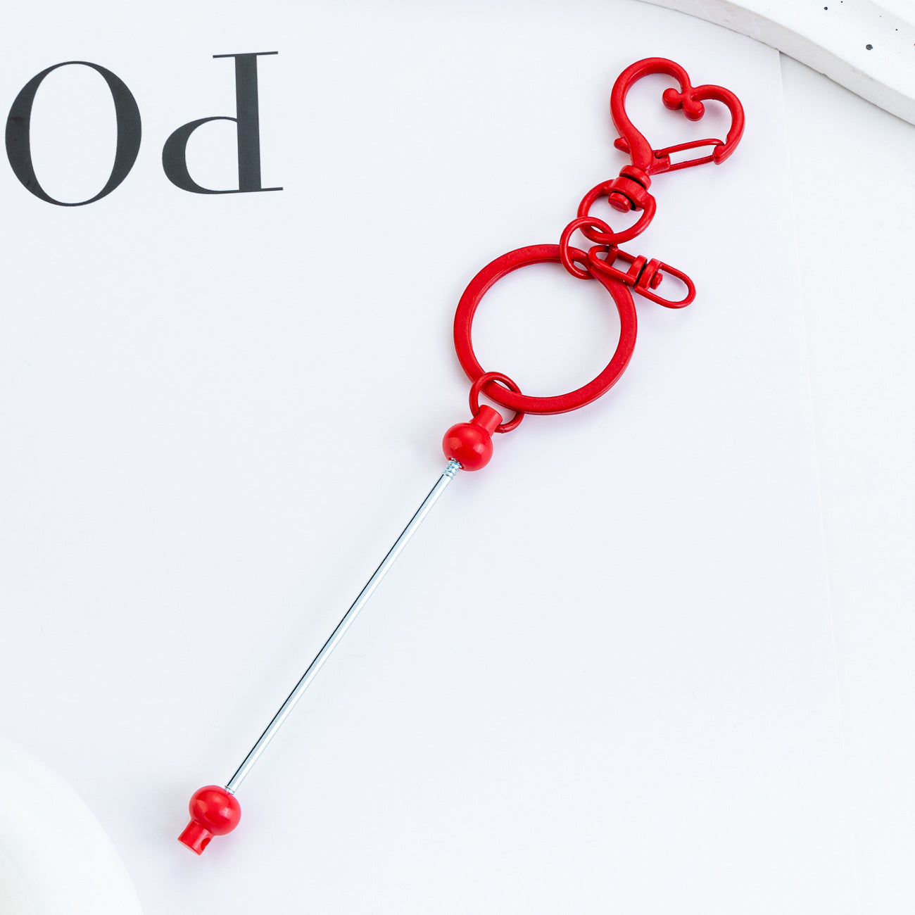New DIY beaded love keychain pendant, small gift pendant, metal keychain, candy-colored keychain.