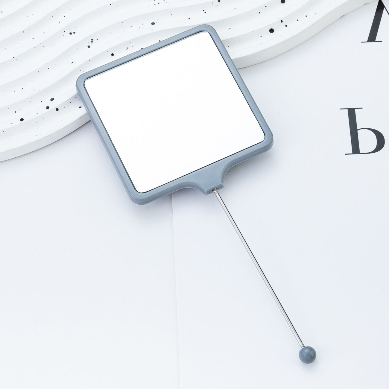 Handheld square makeup mirror high definition student portable makeup ins wind mini handle small mirror wholesale