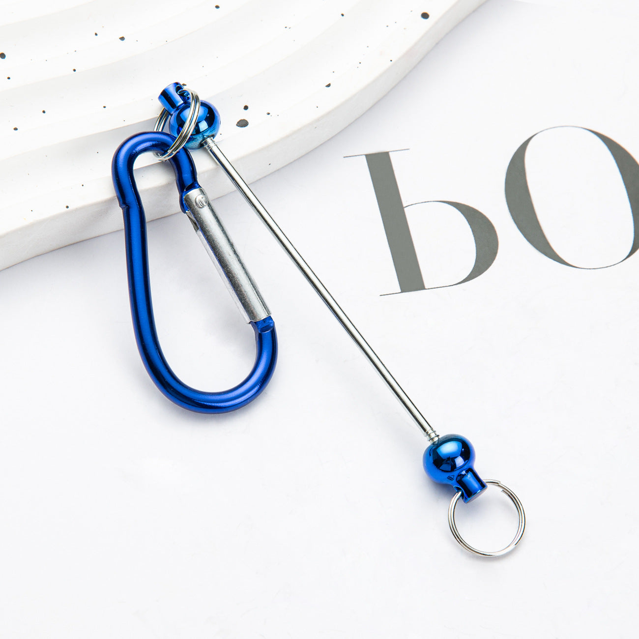 Creative DIY beaded mountaineering buckle D-type lock metal hook key small buckle backpack jewelry mountaineering buckle wholesale