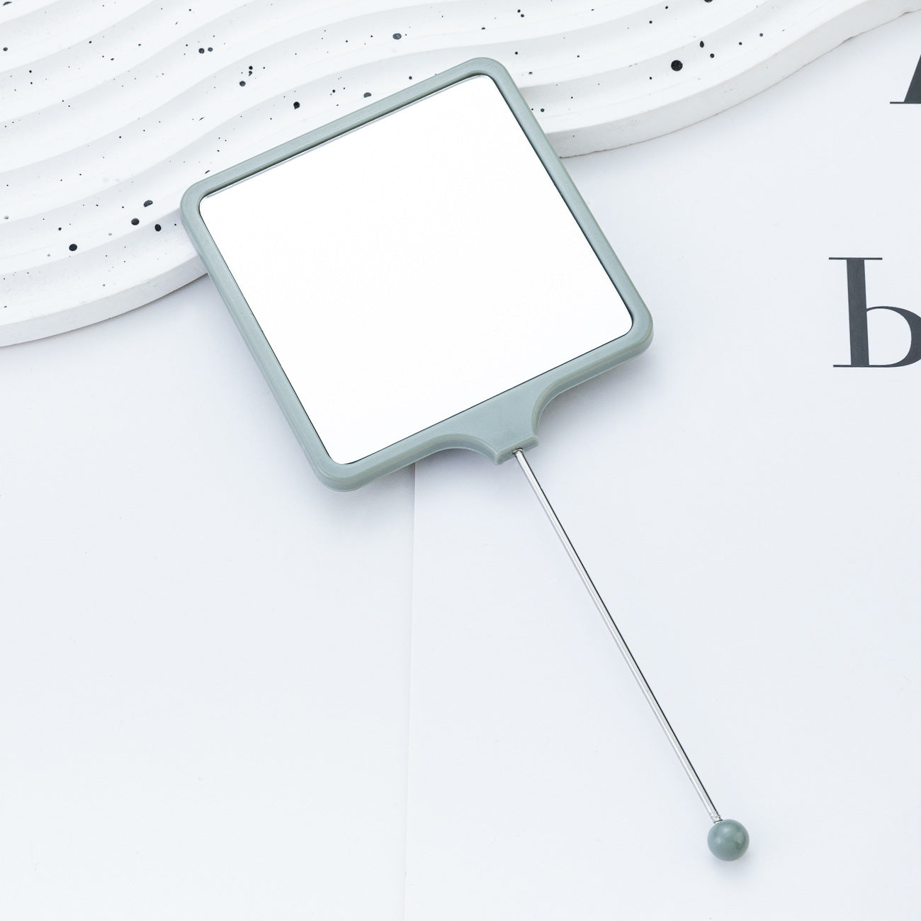 Handheld square makeup mirror high definition student portable makeup ins wind mini handle small mirror wholesale