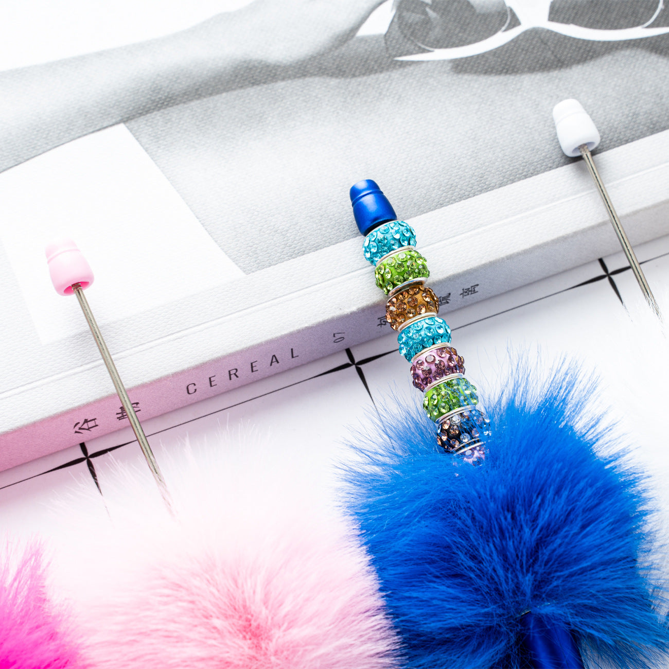 Cross-border plastic plush bead pen creative handmade DIY ballpoint pen new cartoon hairball bead pen wholesale