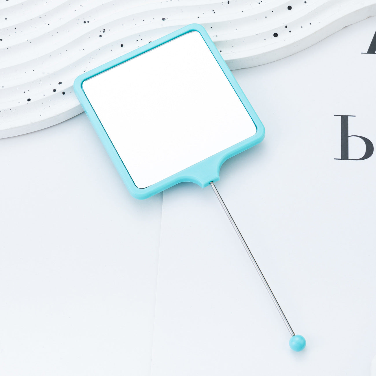 Handheld square makeup mirror high definition student portable makeup ins wind mini handle small mirror wholesale