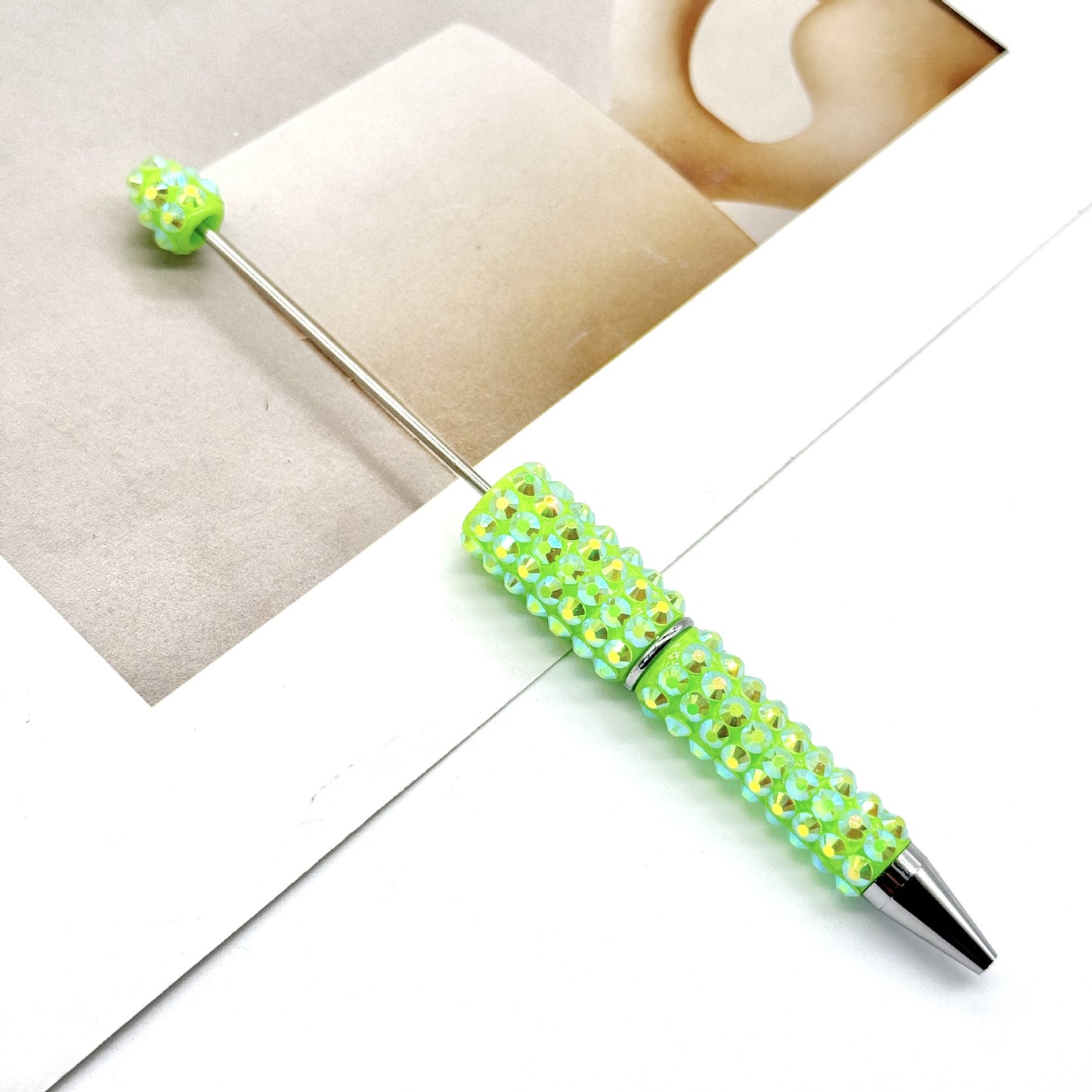 Creative Broken Diamond Full Diamond Bead Pen Handmade DIY Beaded Multi-color Ballpoint Pen ins Diamond Heavy Industry Moe Grain Pen Spot
