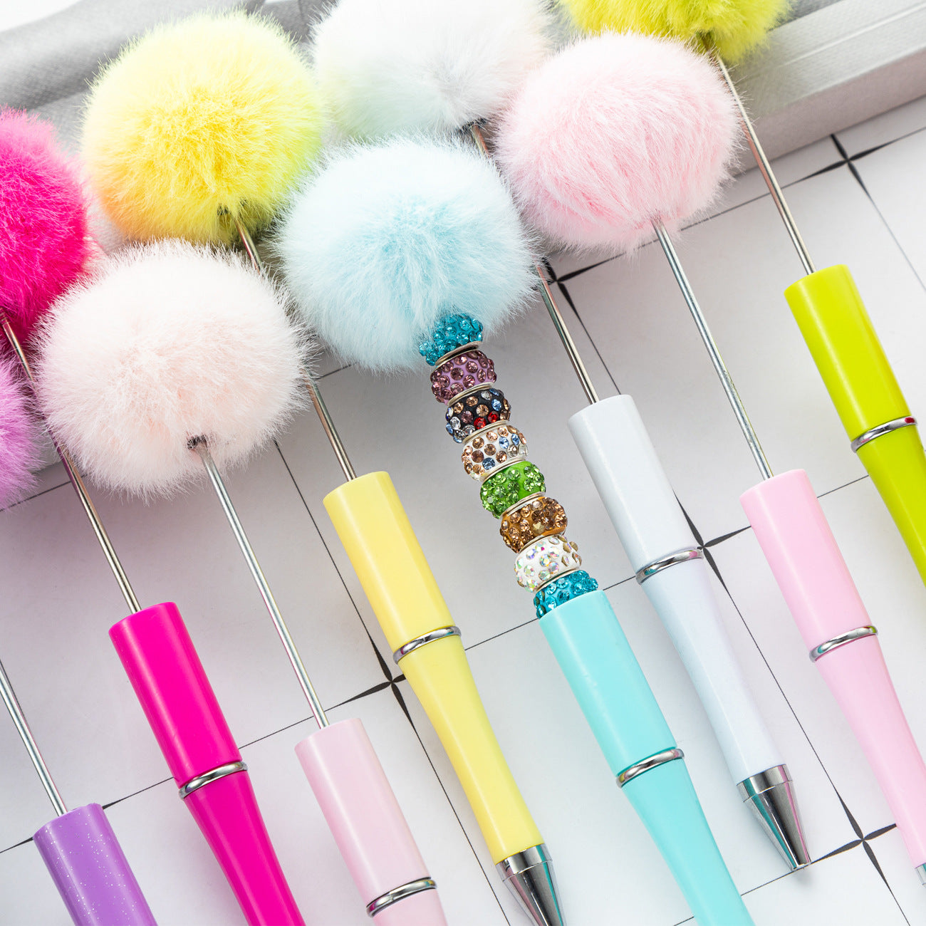 Creative DIY hairball bead pen wholesale cute wind fluffy gift pen new multi-color beaded ballpoint pen