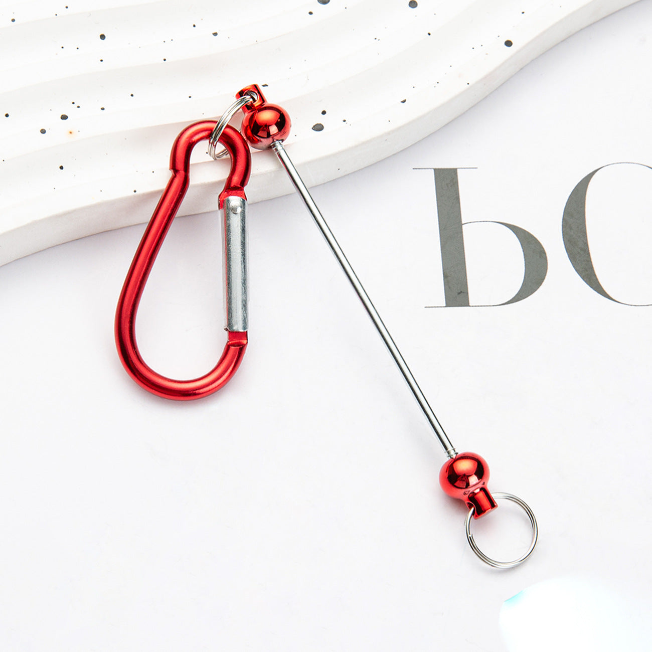Creative DIY beaded mountaineering buckle D-type lock metal hook key small buckle backpack jewelry mountaineering buckle wholesale