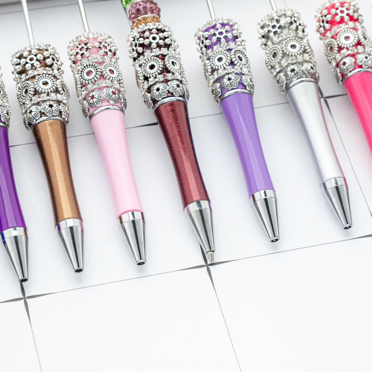 New DIY retro flower bead pen wholesale creative DIY handmade plastic bead pen cute girl heart plastic pen