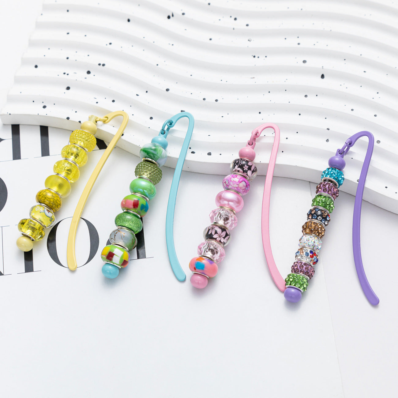 Spot metal bookmark wholesale creative DIY beaded bookmark pendant children's reward small gift mark book page folder