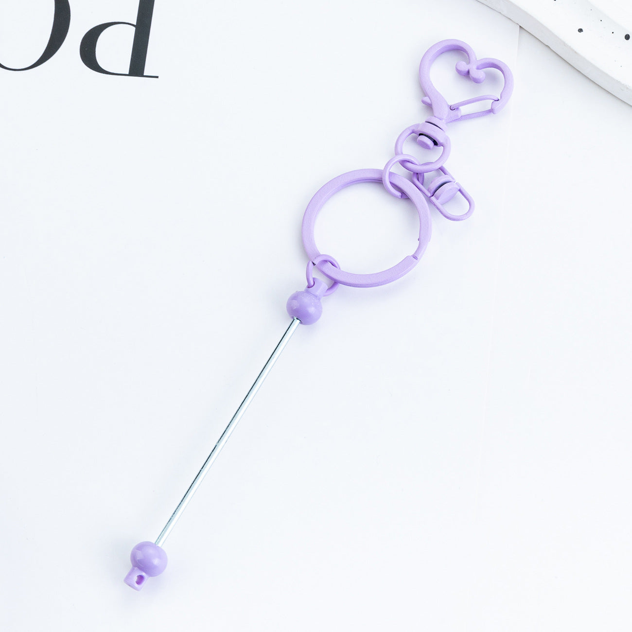 New DIY beaded love keychain pendant, small gift pendant, metal keychain, candy-colored keychain.