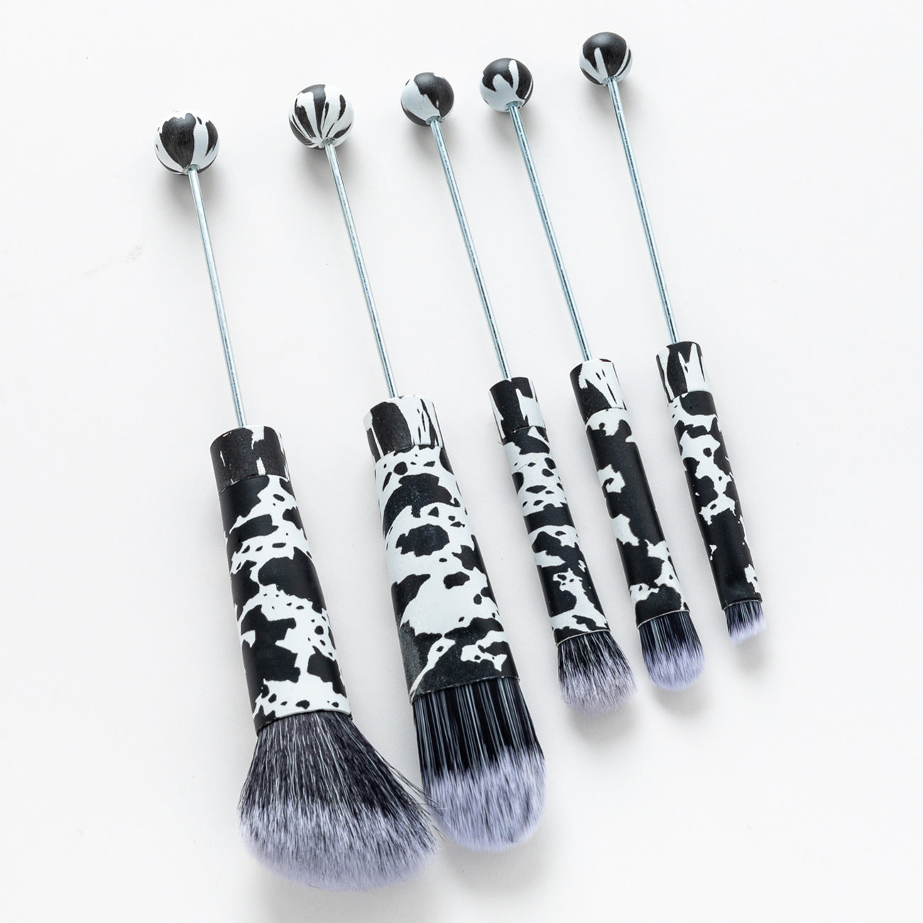 DIY metal handle beaded makeup brush, concealer brush, eyeshadow brush, eyebrow brush, Christmas and Halloween series makeup brush set.