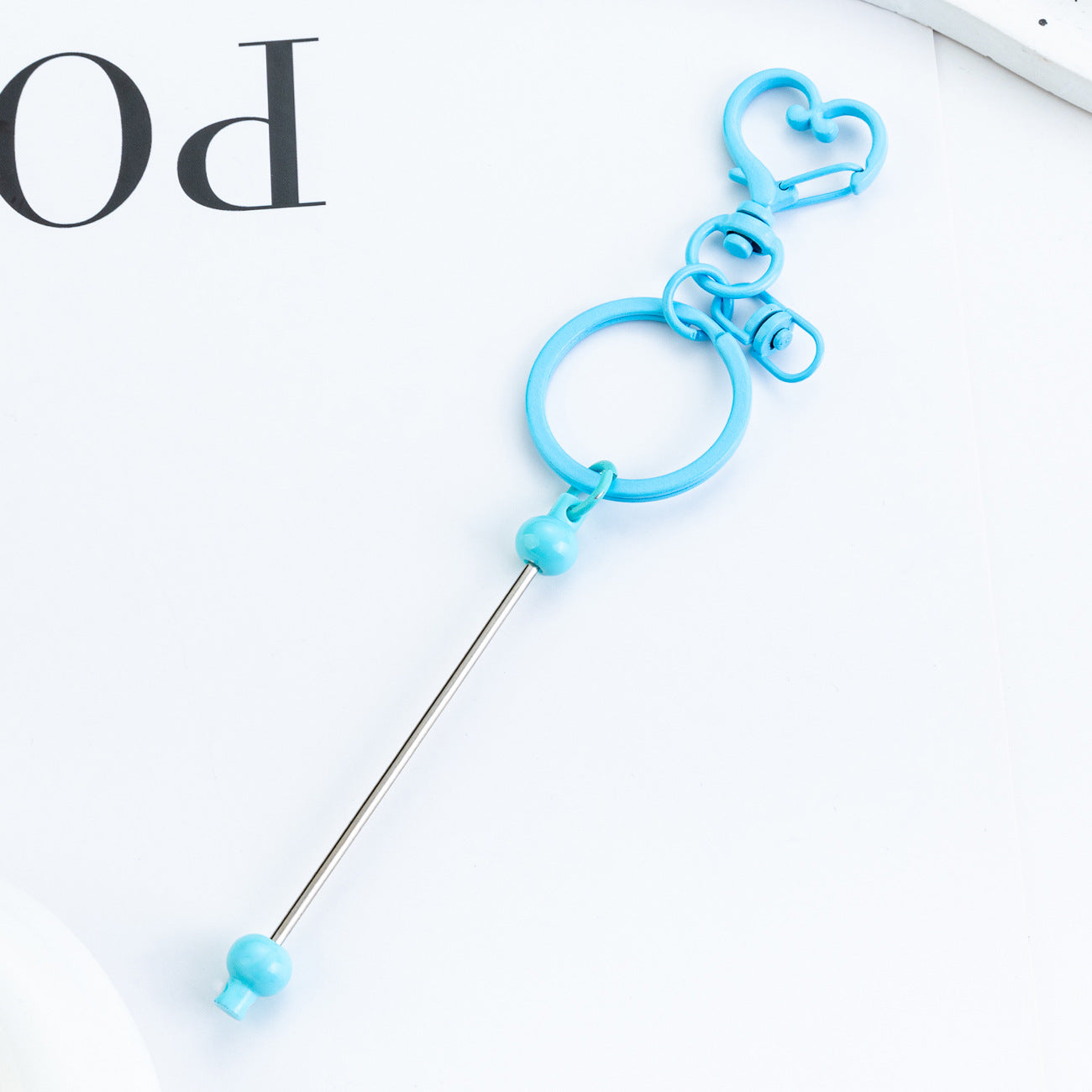 New DIY beaded love keychain pendant, small gift pendant, metal keychain, candy-colored keychain.