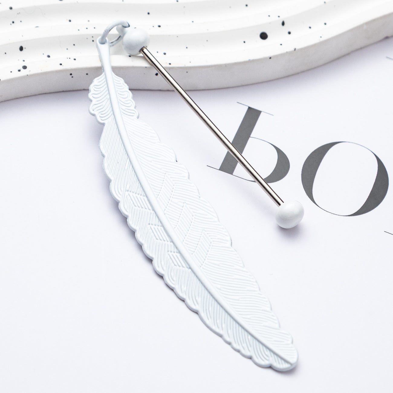 Spot metal feather bookmark creative DIY beaded bookmark pendant children's reward small gift mark book page folder
