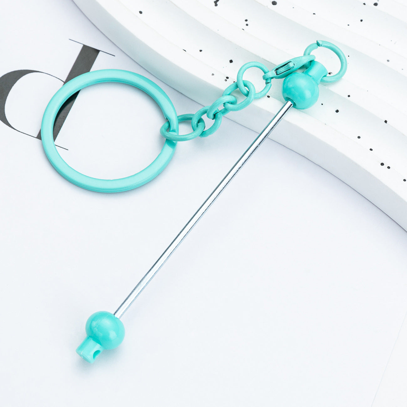 New DIY beaded keychain pendant, small gift metal keychain pendant, spot candy-colored keychain.