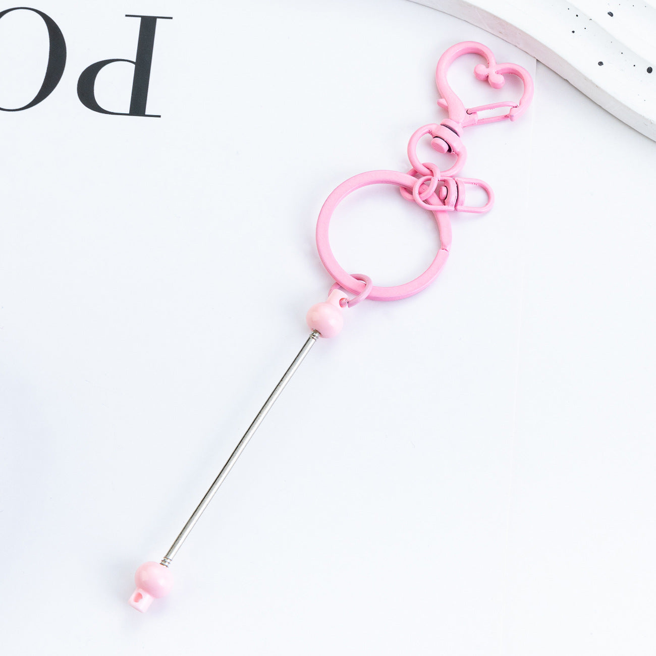 New DIY beaded love keychain pendant, small gift pendant, metal keychain, candy-colored keychain.