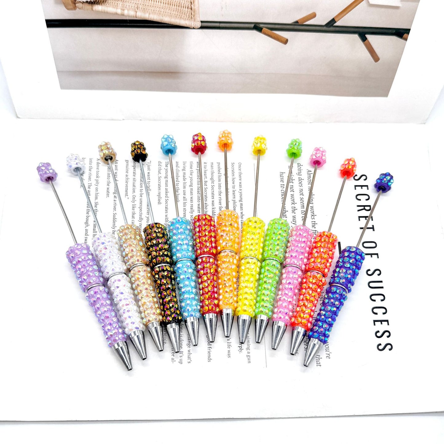 Creative Broken Diamond Full Diamond Bead Pen Handmade DIY Beaded Multi-color Ballpoint Pen ins Diamond Heavy Industry Moe Grain Pen Spot