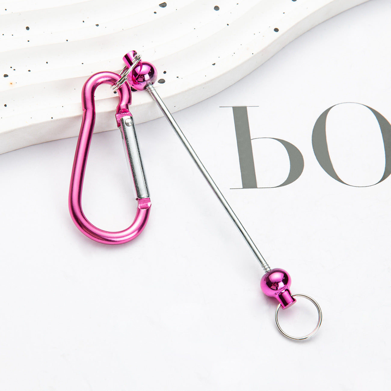Creative DIY beaded mountaineering buckle D-type lock metal hook key small buckle backpack jewelry mountaineering buckle wholesale
