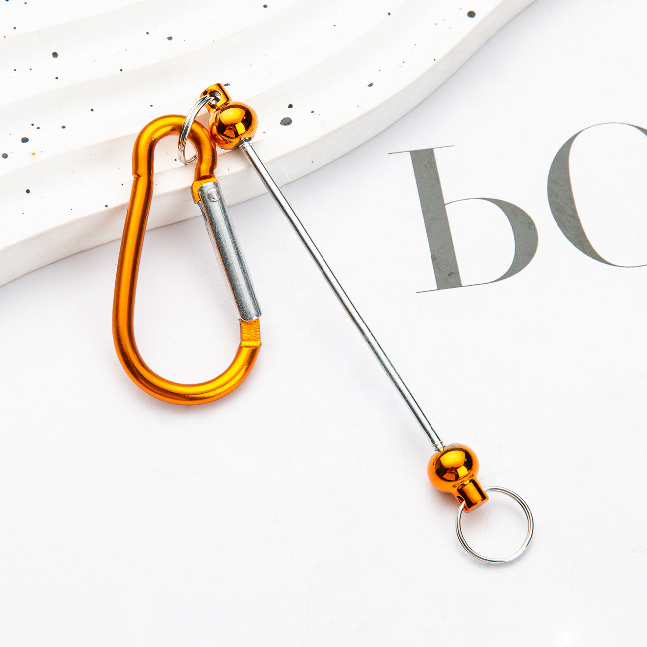 Creative DIY beaded mountaineering buckle D-type lock metal hook key small buckle backpack jewelry mountaineering buckle wholesale
