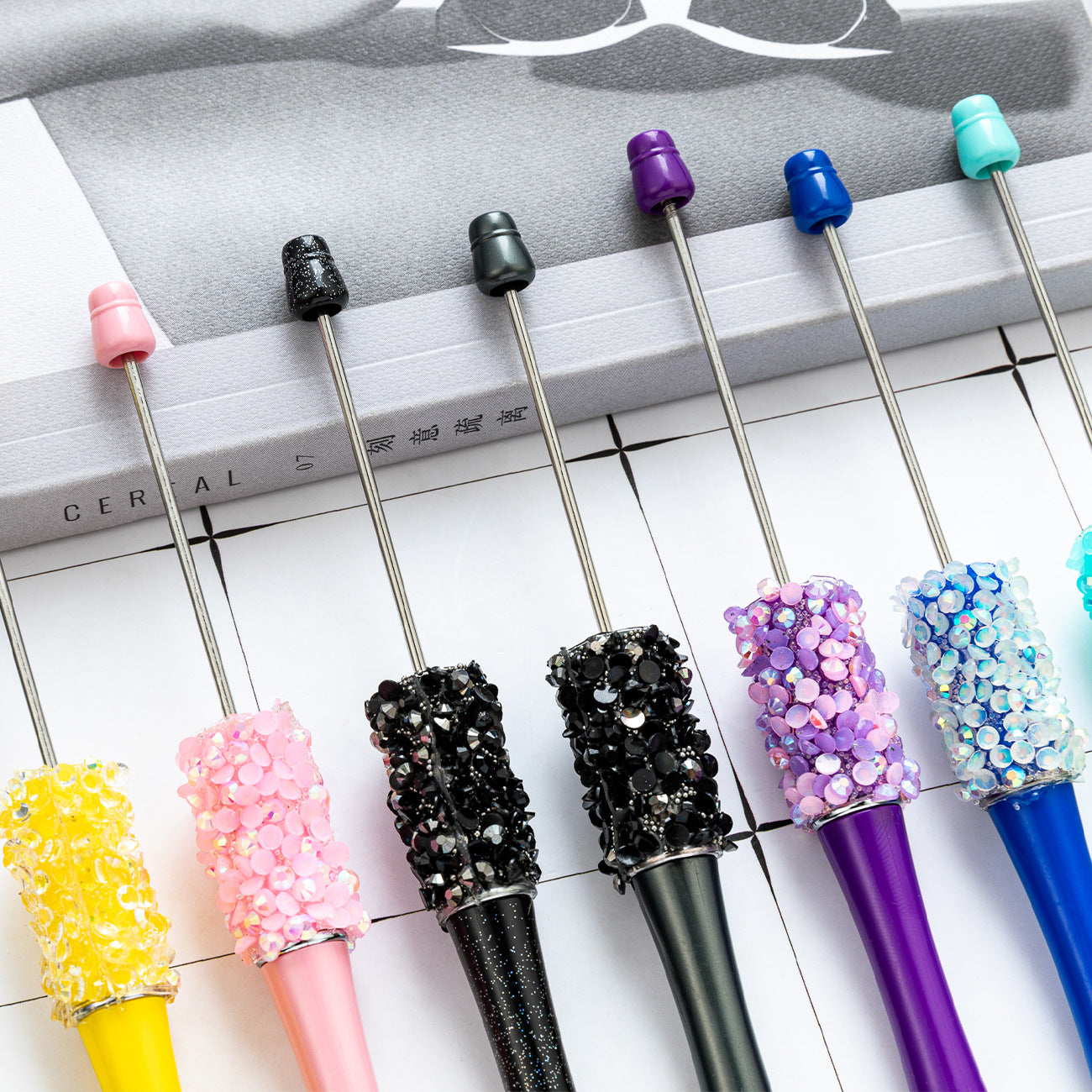 DIY multi-color broken diamond bead pen creative hand-affixed crystal plastic pen cute girl heart advertising gift pen