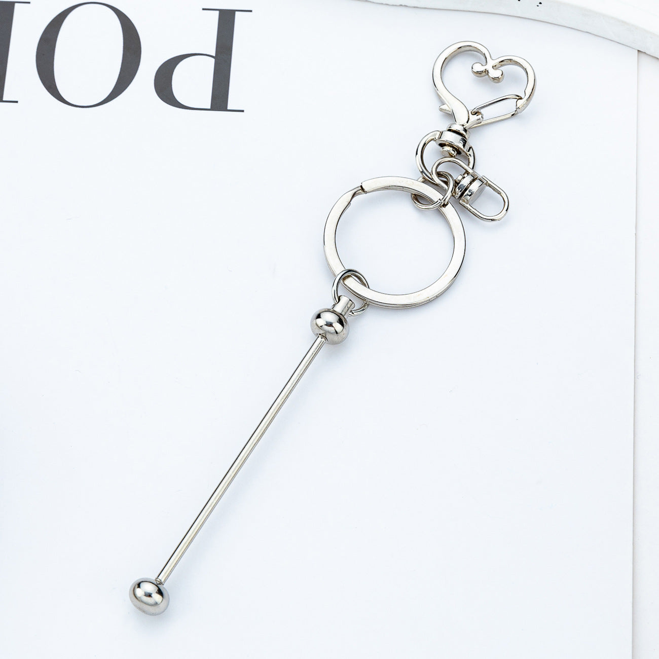 New DIY beaded love keychain pendant, small gift pendant, metal keychain, candy-colored keychain.