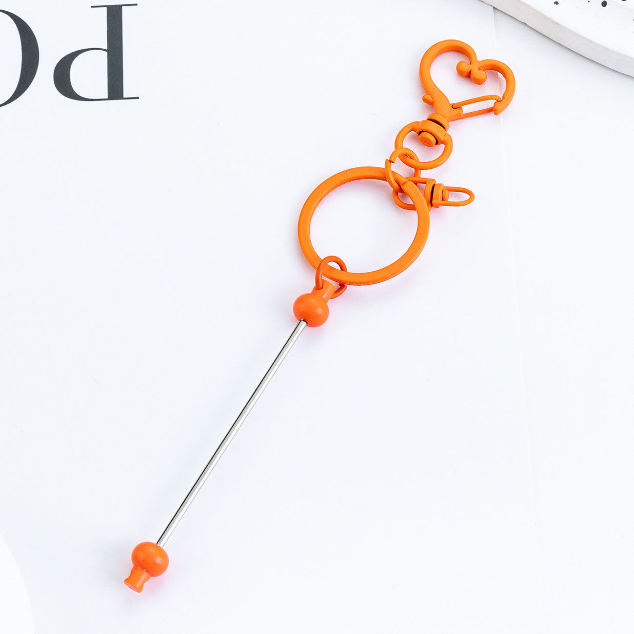 New DIY beaded love keychain pendant, small gift pendant, metal keychain, candy-colored keychain.