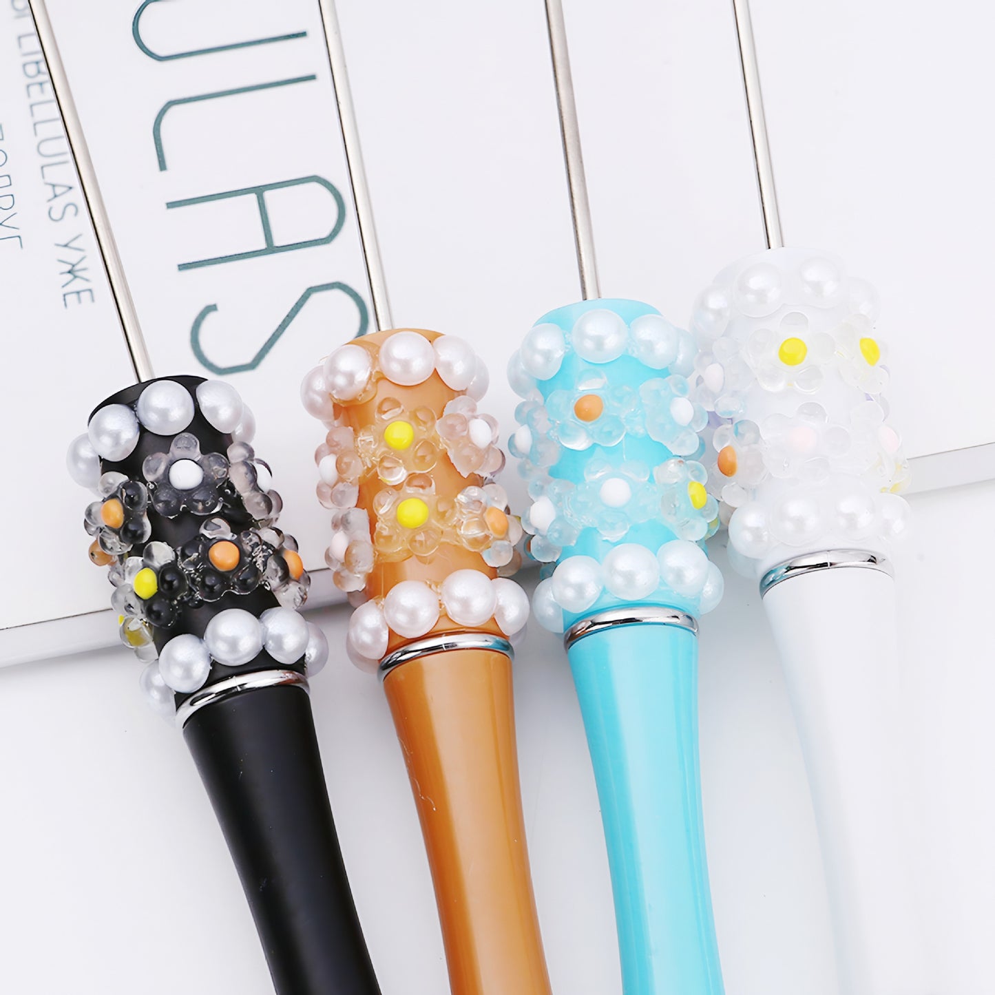 Cross-border DIY pearl flower bead pen handmade patch plastic ballpoint pen, cartoon flower bone pearl gift pen