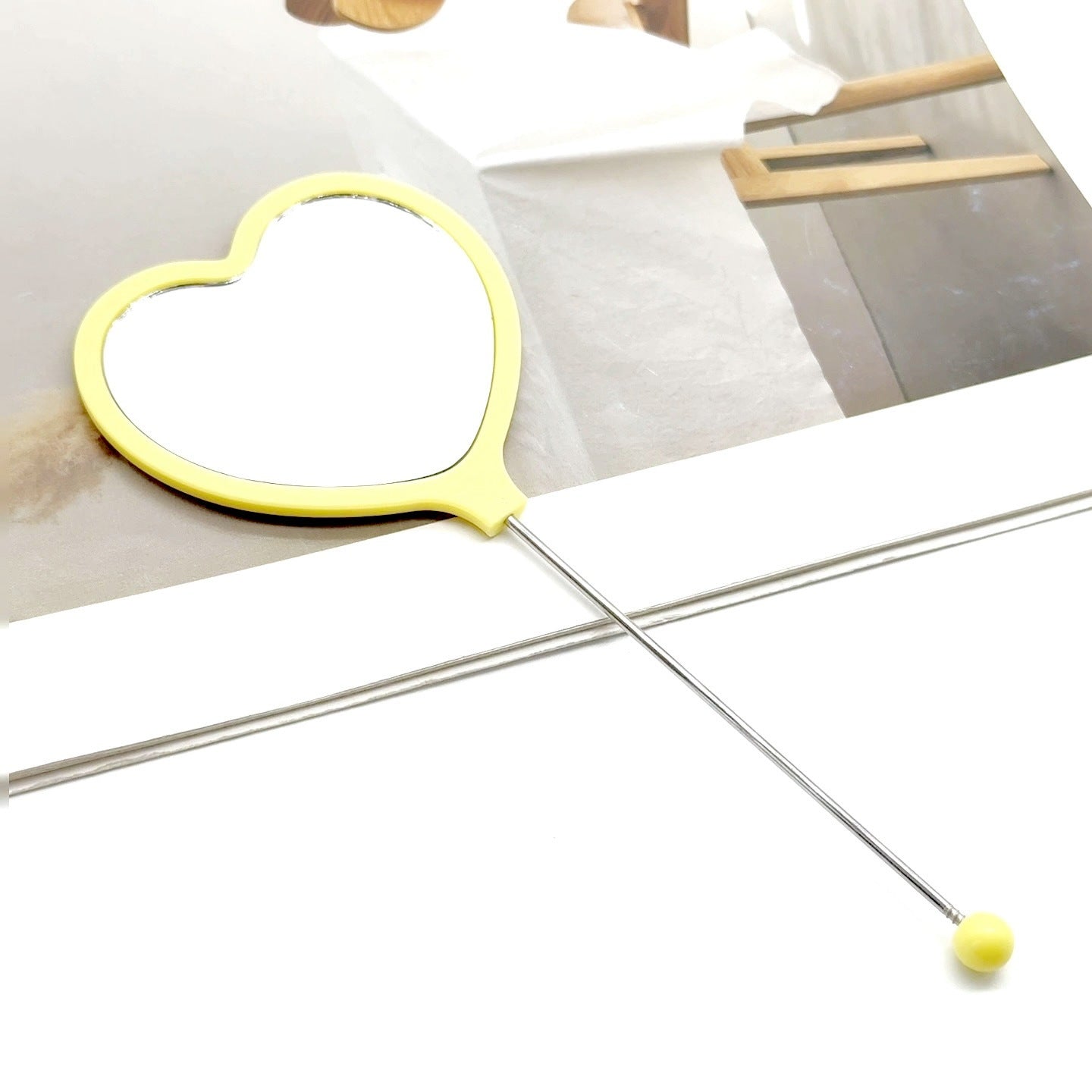New DIY beaded mirror, love shape handheld makeup mirror, carry single-sided love handle mirror with you in stock