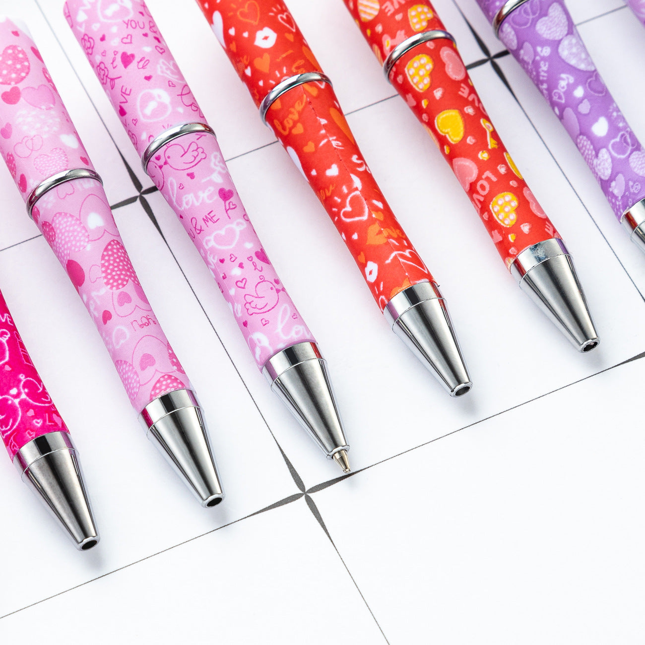 Creative DIY plastic bead pen Valentine's Day love series beaded ballpoint pen spot wholesale printing bead pen