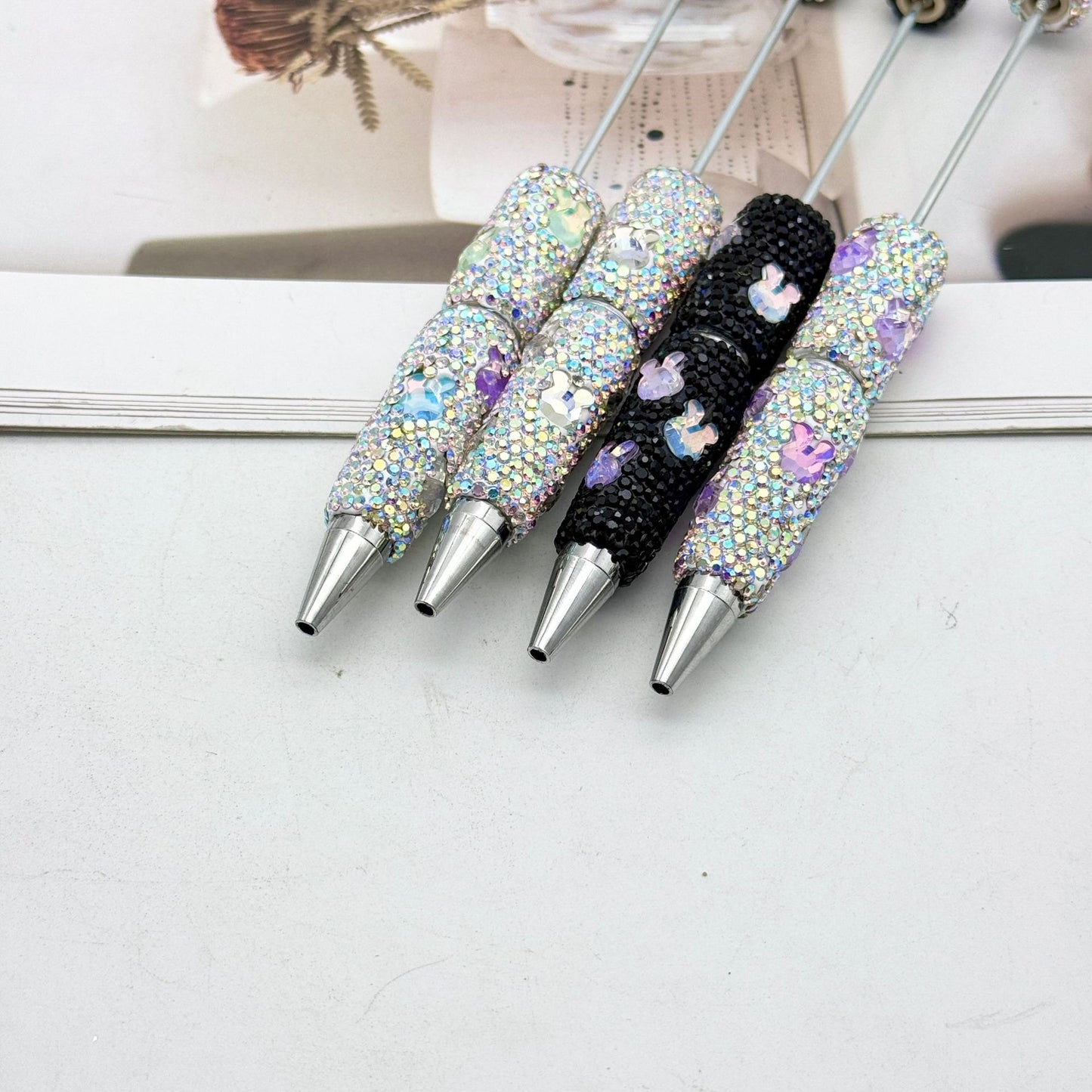 Cute mocha rabbit full diamond pen DIY colorful flash diamond bead pen cross-border hot-selling heavy industry gift pen spot