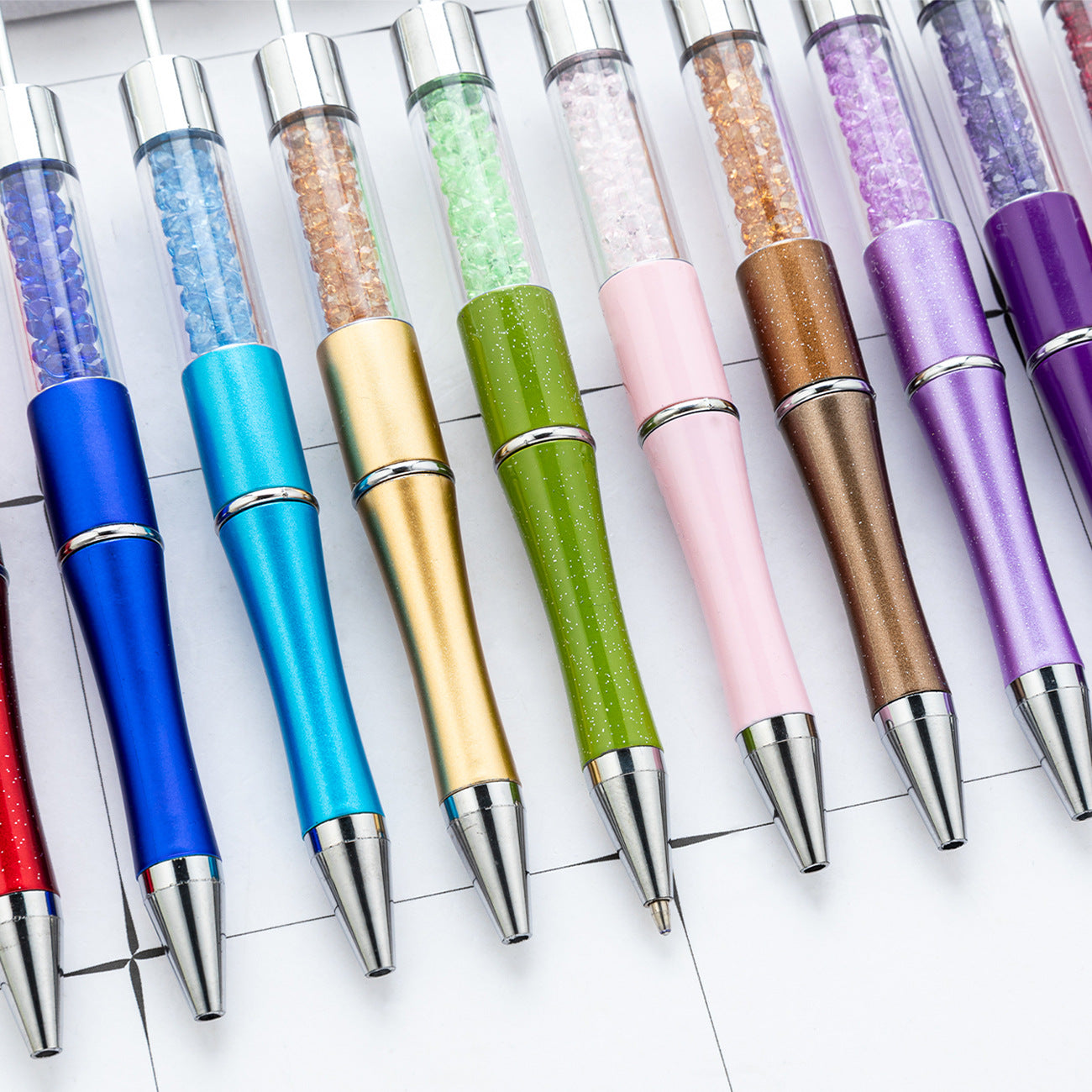 Spot plastic bead pen wholesale creative DIY handmade plastic bead pen empty tube crystal bead ballpoint pen