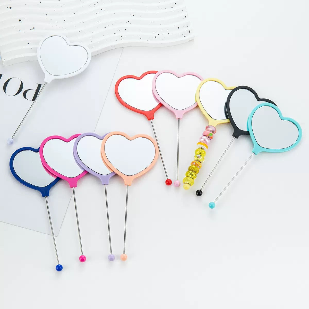New DIY beaded mirror, love shape handheld makeup mirror, carry single-sided love handle mirror with you in stock