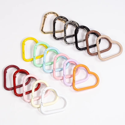 42*44mm Random Mixed Color  Paint Color Spring Buckle Love Mountaineering Buckle Portable Keychain Accessories Backpack Hanging Chain DIY