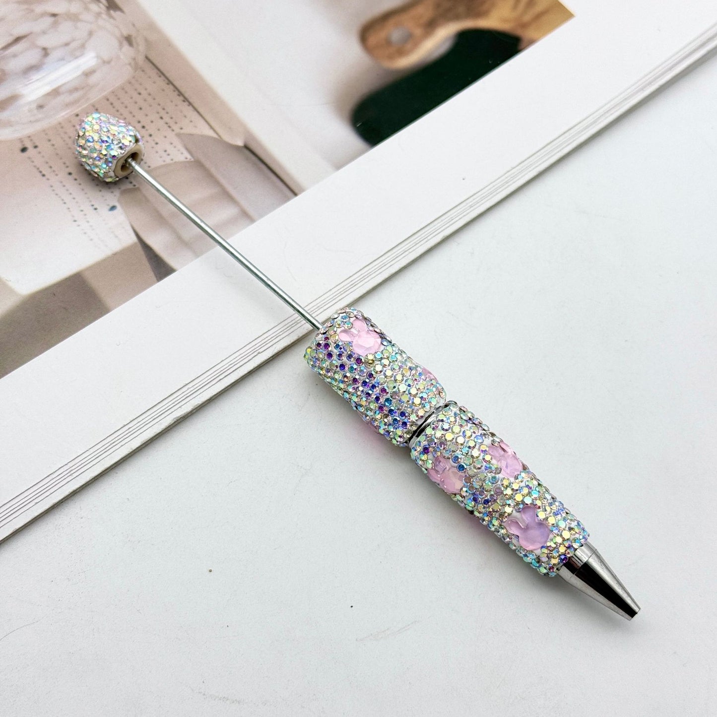 Cute mocha rabbit full diamond pen DIY colorful flash diamond bead pen cross-border hot-selling heavy industry gift pen spot