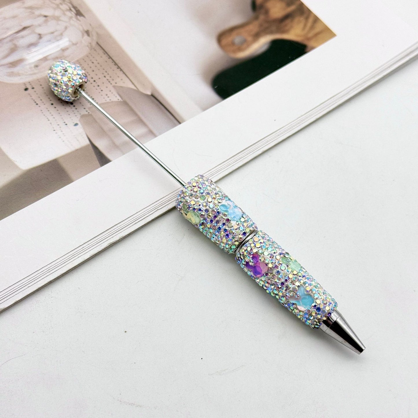 Cute mocha rabbit full diamond pen DIY colorful flash diamond bead pen cross-border hot-selling heavy industry gift pen spot
